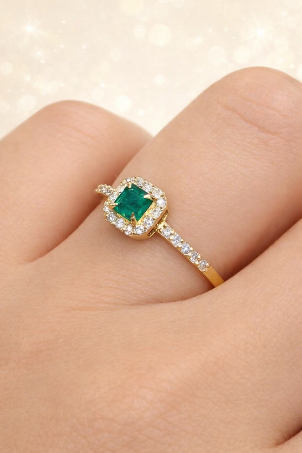 Anillo Esmeraldas y Diamantes 18K